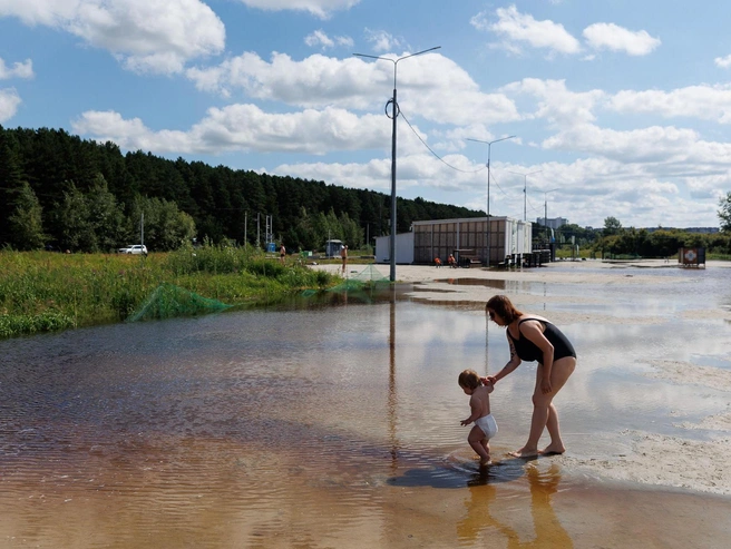 Купание запрещено, спасатели не пускают в воду | Источник: Ирина Шарова / 72.RU 