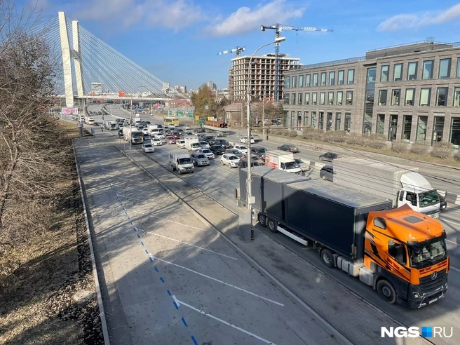 Полотно дороги отремонтировали этим летом | Источник: Александр Ощепков / NGS.RU