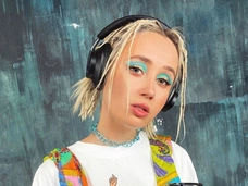 Клава Кока купила папе автомобиль