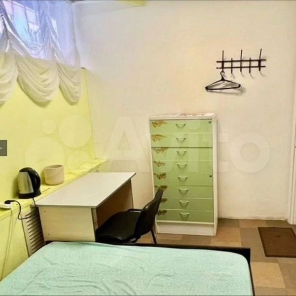 Всего в квартире 5 комнат по 12м².  | Источник: avito.ru