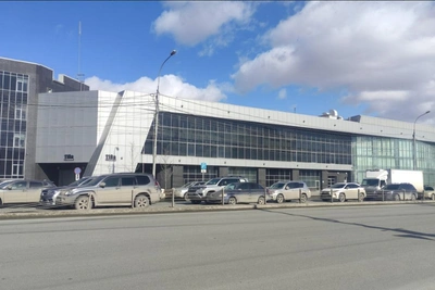 Бывший автоцентр на Большевистской планируют надстроить для парковки