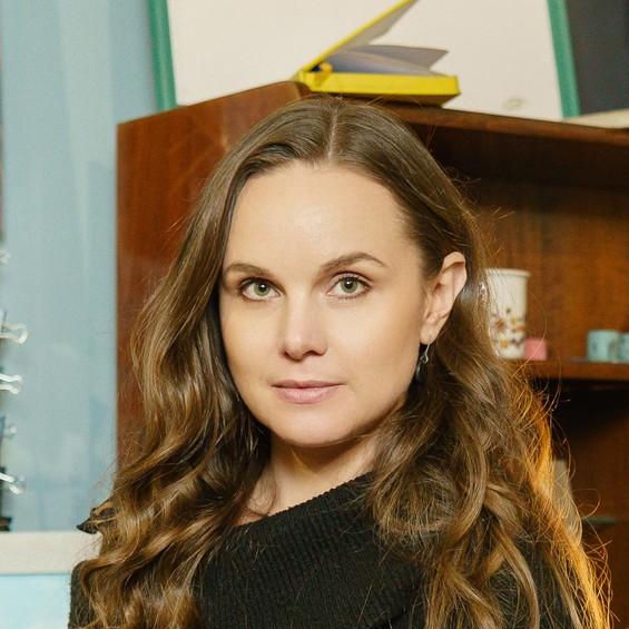 <p>Юлия Попова</p>