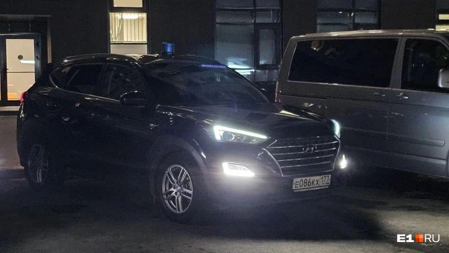 Также на парковке был замечен Hyundai Tucson на московских номерах | Источник: Даниил Румянцев / E1.RU