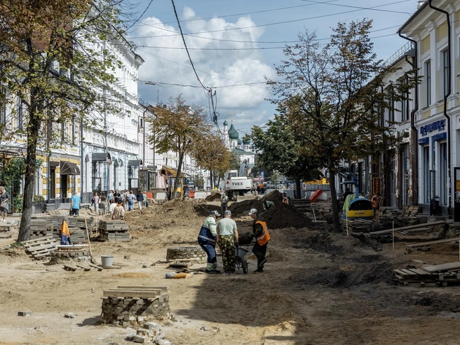 В центре города еще ведутся активные работы | Источник: Александр Куренной / 76.RU