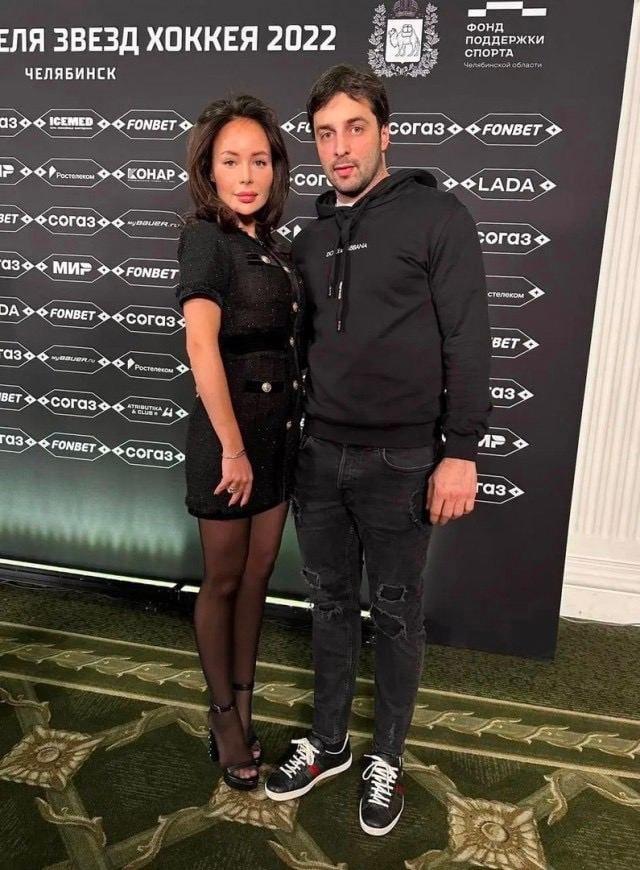 Жена данилы вовченко. Жена хоккеиста даниила вовченко. Жена. Жена телегина хоккеиста. Жена хоккеиста вовченко.