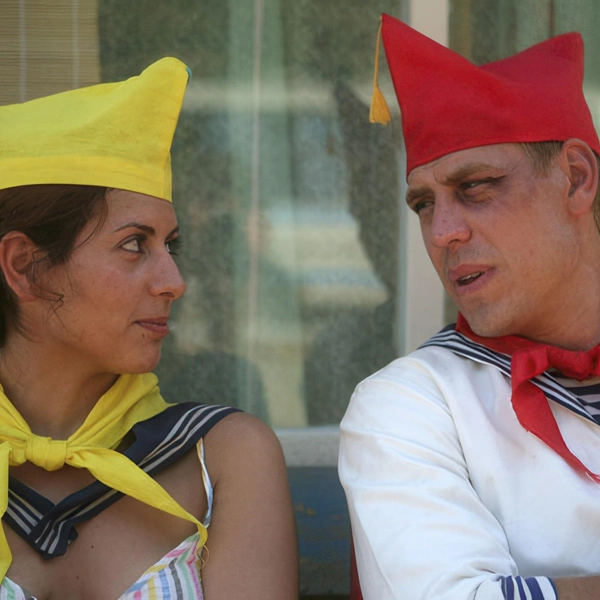  Сабина в комедии «Каникулы строгого режима»