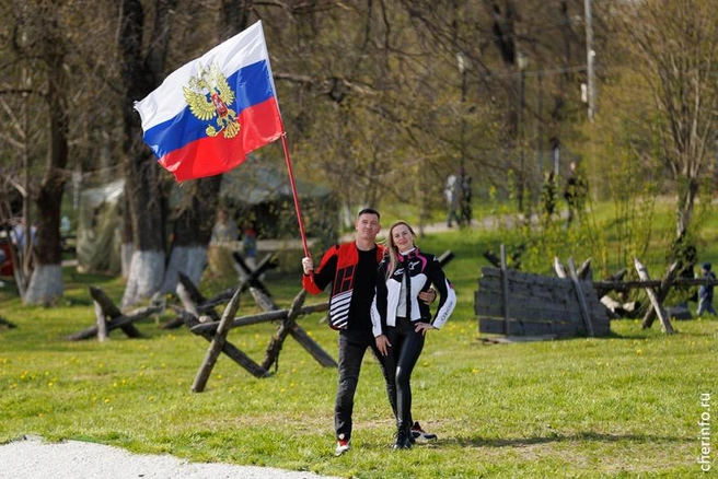 Фото праздника 9 Мая в парке Победы | Источник: st.cherinfo.ru