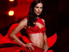 Как подиум Victoria's Secret стал для Ирины Шейк местом личных откровений