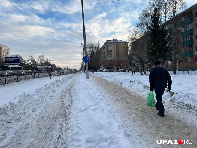 На фоне очередной раскрашенный дом | Источник: Андрей Бирюков / UFA1.RU