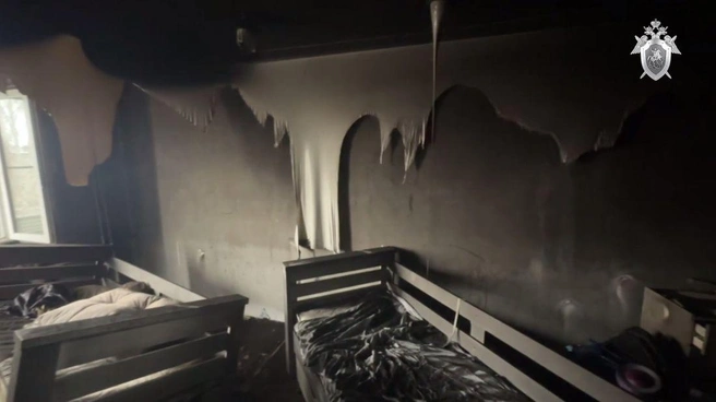 По предварительной информации, причиной возгорания стало неосторожное обращение с огнем | Источник: www.city-n.ru