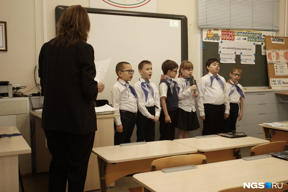 Любимая часть&nbsp;многих школьников&nbsp;— пение | Источник: Андрей Бортко / NGS.RU
