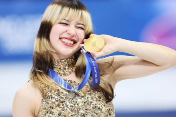 Почему весь мир влюбился в фигуристку Алису Лью на Олимпиаде-2026