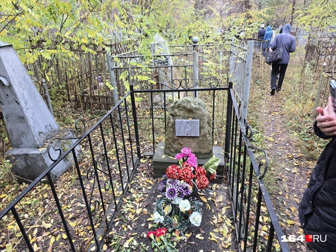 Скромная могила академика Вавилова | Источник: Семен Коротов-Майбах / 164.RU