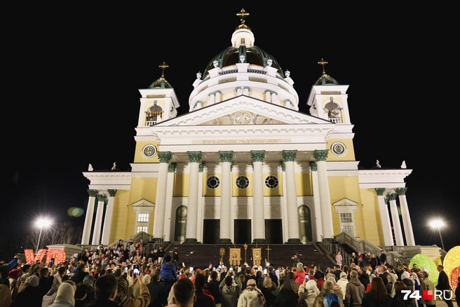 Службы проходили во всех церквях, но праздник в Кафедральном соборе, пожалуй, стал самым массовым | Источник: Наталья Лапцевич