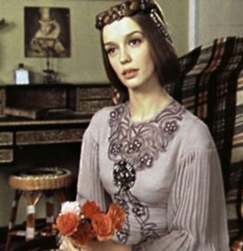 Как сейчас выглядит Наталья Трубникова – принцесса Мелисента из фильма «31 июня»