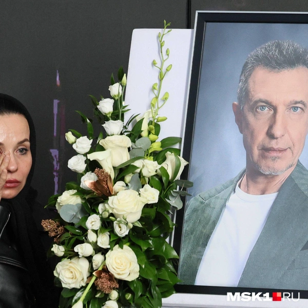 Скорбящие сказали много добрых слов о покойном | Источник: Артём Устюжанин / MSK1.RU