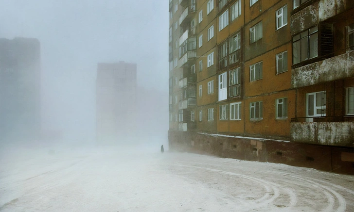 Дымные улицы Норильска в объективе французского фотографа | maximonline.ru