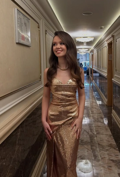 На момент участия в проекте Анастасии было всего 15 лет!