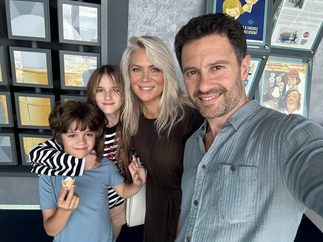 Виктория Макарская с мужем Антоном и их детьми: сыном Иваном и дочерью Марией | Источник: личный архив Виктории Макарской