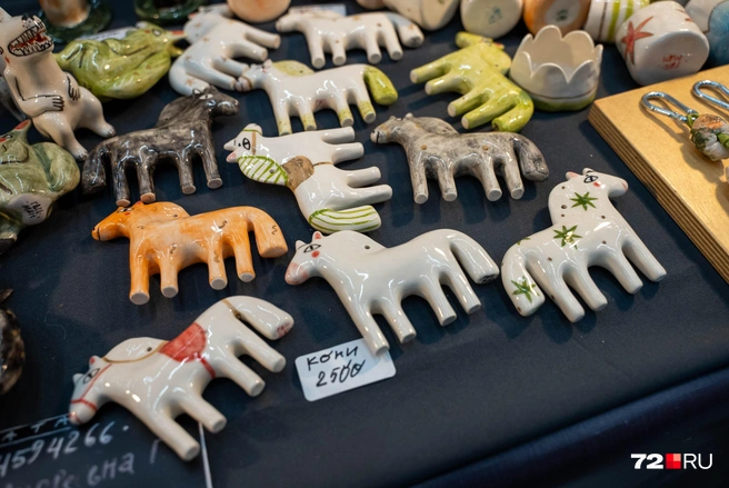 Кони — 2500 рублей | Источник: Илья Чикотин / 72.RU