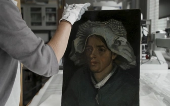 Прятался под крестьянкой: в Шотландии нашли неизвестный автопортрет Ван Гога. Посмотрите, как он выглядит