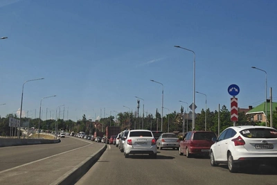 На Вавилова в Ростове перекрыли две полосы
