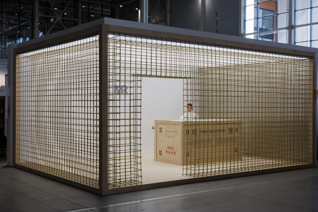 На Cosmoscow MR показали тотальную инсталляцию «Жизнь как искусство» | Источник: Денис Шумов