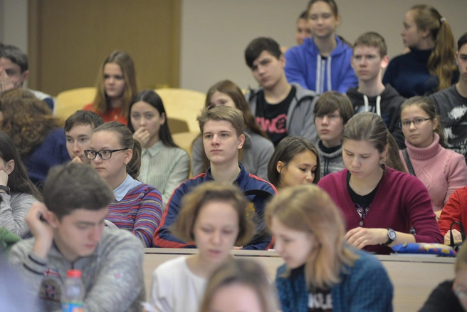 Разбираемся, как подать документы в вуз | Источник: Артем Устюжанин / E1.RU