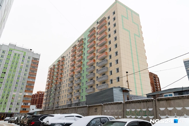 Возможно строителям сказали, что такие фасады выглядят слишком отстойно для Красноярска? | Источник: Мария Ленц / NGS24.RU