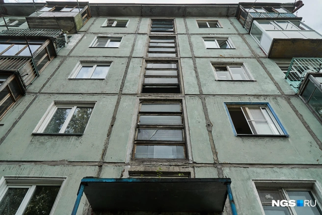 Некоторые жильцы уверены, что дом в отличном состоянии, и расселять его не нужно | Источник: Александр Ощепков / NGS.RU