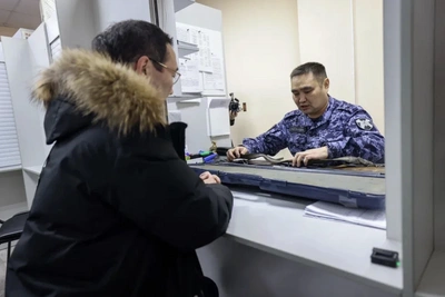 Николаев отдал свое ружье для СВО