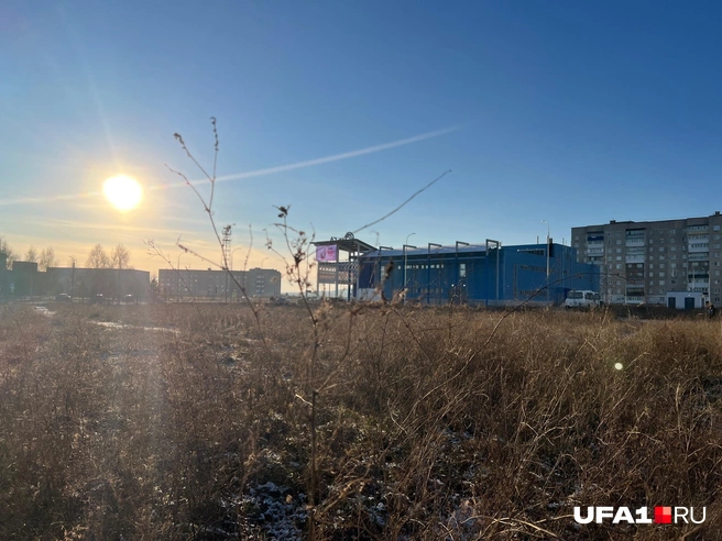 Торговый центр на фоне | Источник: Андрей Бирюков / UFA1.RU