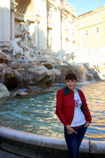 Лаврухина Кристина у фонтана Треви, самого крупного и живописного фонтана Рима, построенного в стиле барокко.