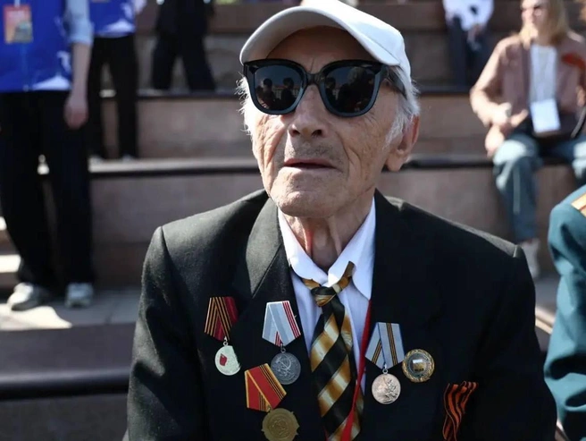 В 1942 году 11-летний Николай Николаевич обезвреживал боеприпасы, оставленные немцами. Один снаряд взорвался, и ему ампутировали ногу | Источник: Наталья Лапцевич