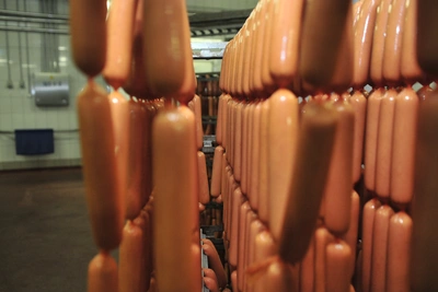 Сосиски в Новосибирской области подорожали на 33%