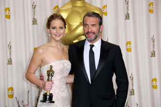 Дженнифер Лоуренс (Jennifer Lawrence ) и Жан Дюжарден (Jean Dujardin) на церемонии вручения премии «Оскар», 24.02.13