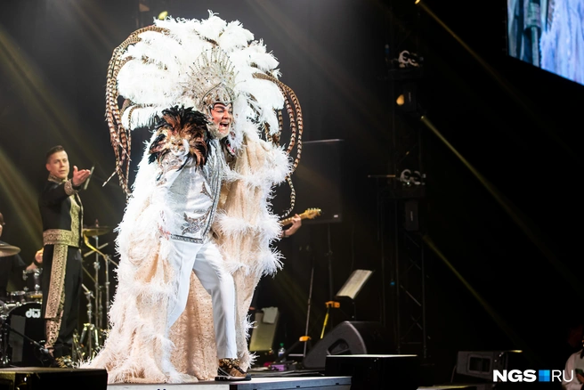 Перья — визитная карточка Киркорова | Источник: Александр Ощепков / NGS.RU