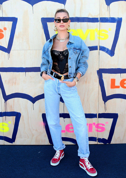 Повтори look Хейли Бибер на фестивале Coachella всего за 2000 рублей