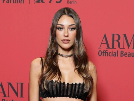 Пластика, расторгнутая помолвка с режиссером и роман с бывшим Афры Сарачоглу. «Яркое пламя» Дилан Чичек Дениз