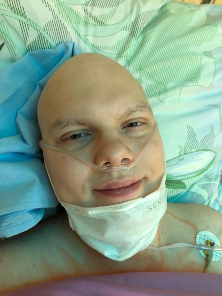 «Теперь я — киборг»: студента спасли от рака, заменив ему бедро и крестец на импланты