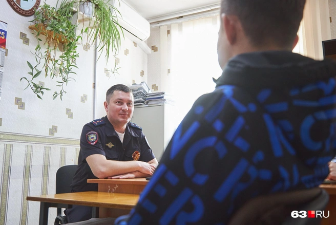 Лев признается, что прыгнул бы в воду без долгих раздумий, если бы было нужно | Источник: Роман Данилкин / 63.RU