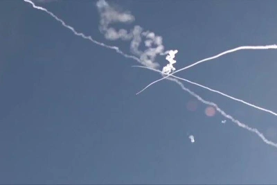 Над Сочи отражают атаку БПЛА, мэр просит не снимать