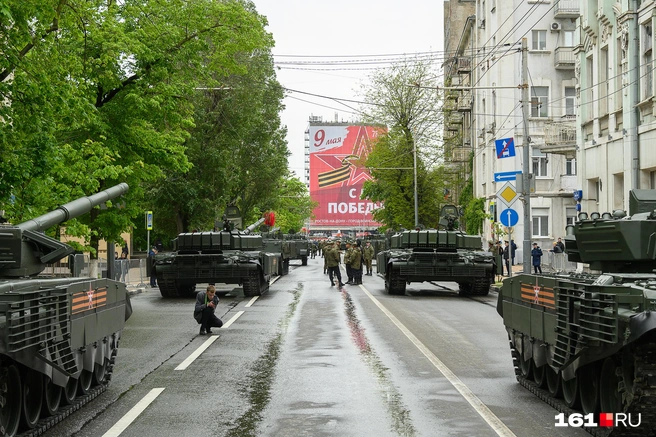 Техника в ожидании парада | Источник: Евгений Вдовин / 161.RU