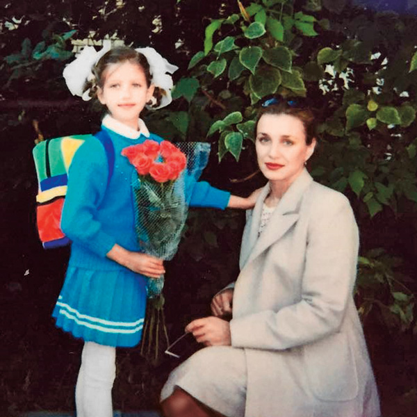 Будущая актриса с мамой Ольгой Чиповской, 1995 год