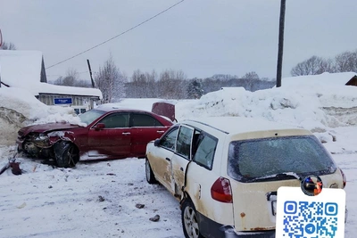 Двое пострадали в аварии с Toyota Mark II на Сахалине
