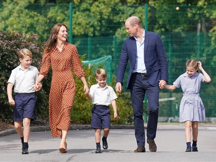 Кэтрин и Уильям отправляют своих детей принца Джорджа, принцессу Шарлотту и принца Луи в школу Ламбрук, 7 сентября 2023