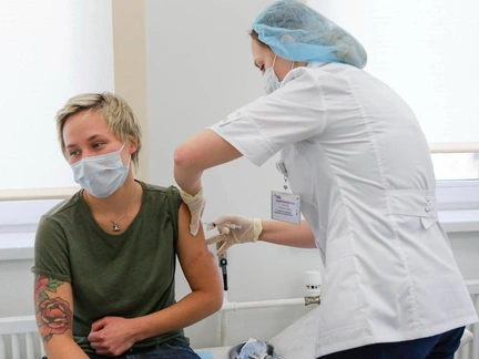 Сокращает опухоль и убирает метастазы: в России разработали вакцину от рака