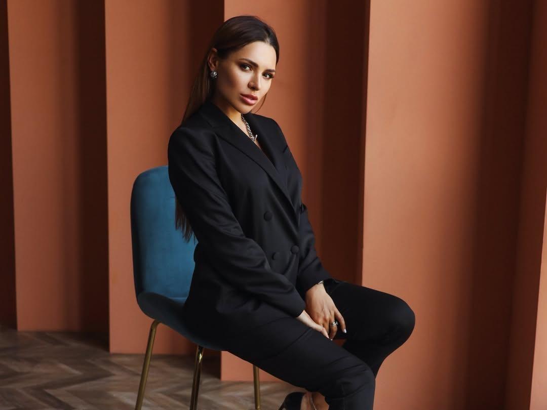 «Были нервные тики, панические атаки»: бывшая жена Ивлева — о борьбе с тревожностью после развода