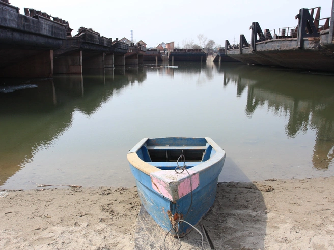 Поиски пропавшего рыбака ведутся в Колыванском районе на реке Чаус | Источник: Фото: Станислав Соколов