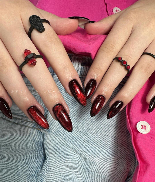 Вампирский маникюр: 6 самых стильных красных дизайнов ногтей на Хэллоуин